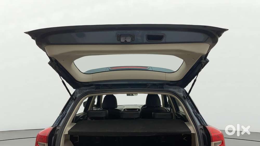 Mahindra Xuv300 W8, 2021, Petrol