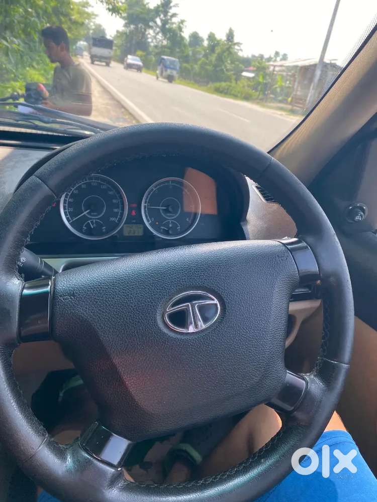 Tata Safari Storme 2013