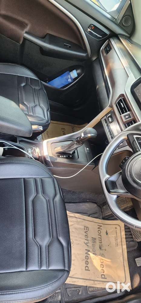 2023 Brezza Zxi+ At Dual Tone | 1 Owner | Sunroof | Negotiable