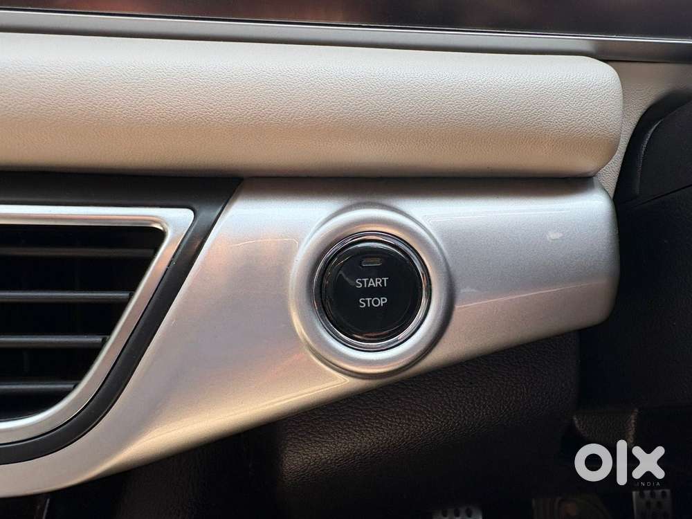 Mahindra Xuv700 2.2 Ax 7 Diesel Mt Luxury Pack Str, 2023, Diesel