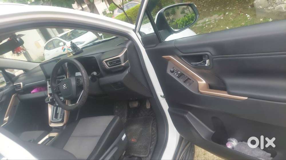Maruti Suzuki Invicto Zeta Plus 2025