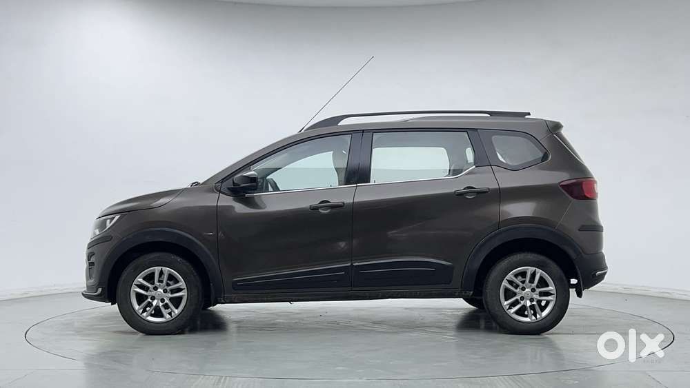 Renault Triber Rxt, 2022, Petrol