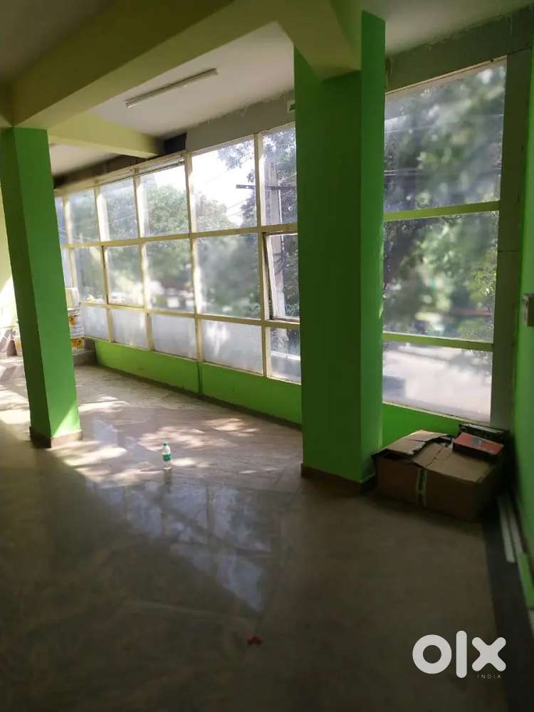 440sqft space available for rent
