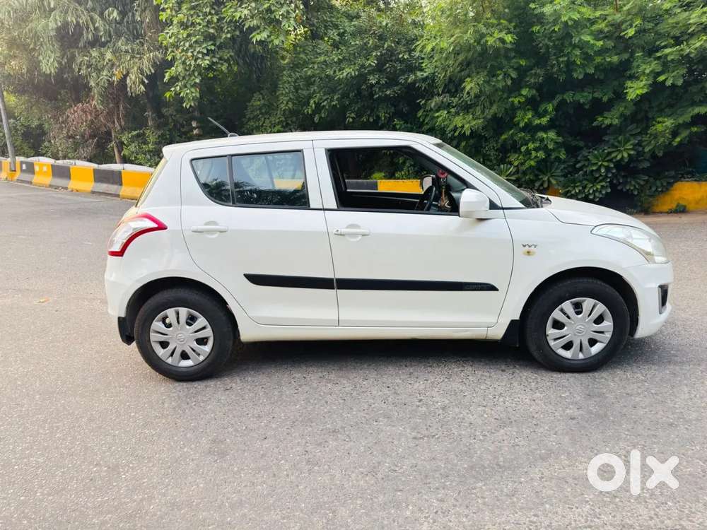Maruti Suzuki Swift Lxi Optional-o, 2017, Petrol
