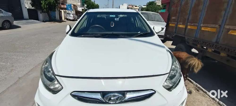 Hyundai Fluidic Verna 2012