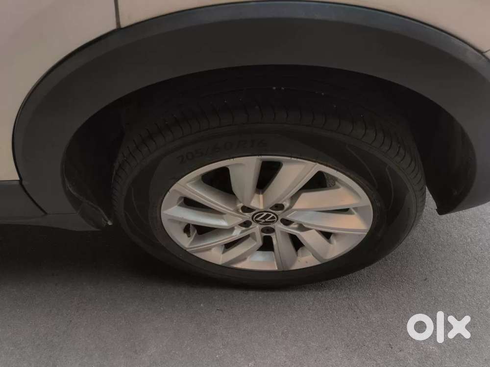 Volkswagen Taigun 1.0 Tsi Highline At, 2022, Petrol