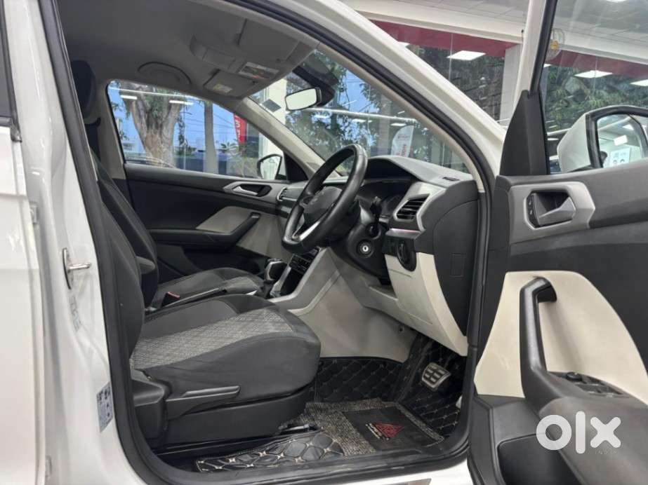 Volkswagen Taigun 1.0 Tsi Highline At, 2023, Petrol