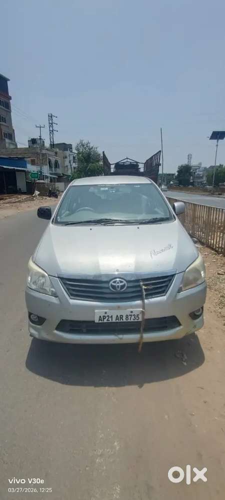 Toyota Innova 2013