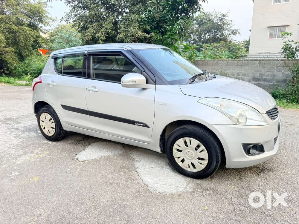 Maruti Suzuki Swift Petrol Manual 2011