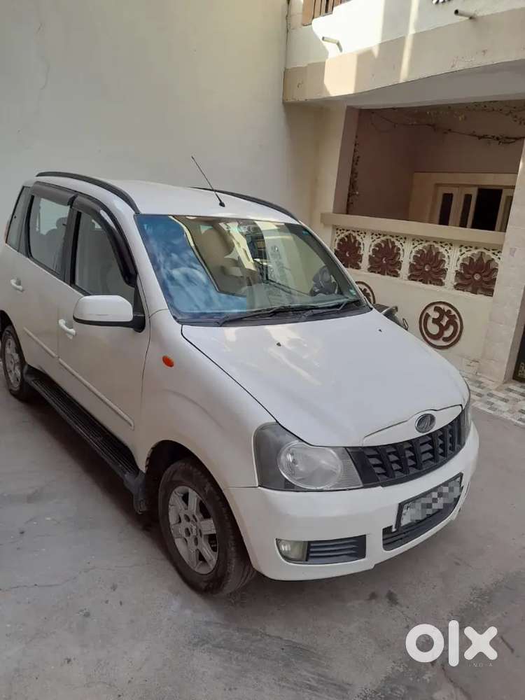 Mahindra Quanto C8 Top Model