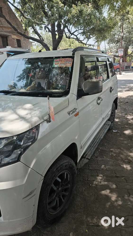 I M Selling My Xuv Car Tuv 3oo T10