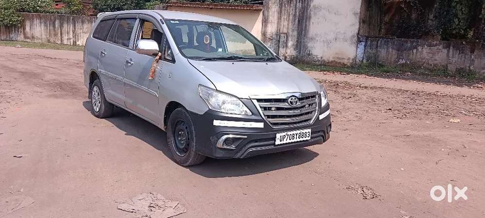 Toyota Innova 2012 Petrol