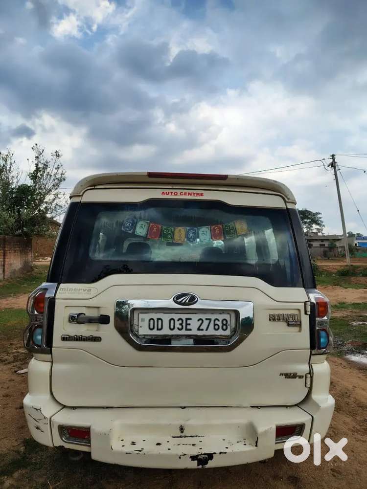 Car Lena Hai