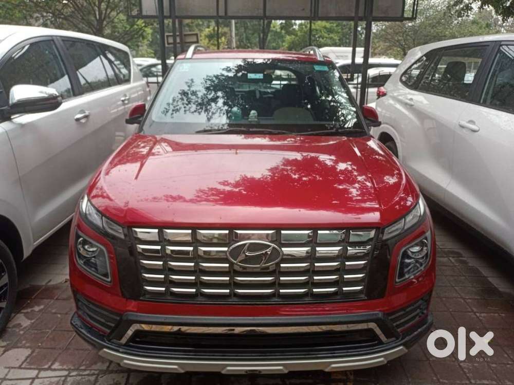 Hyundai Venue 1.2 S (o), 2024, Petrol