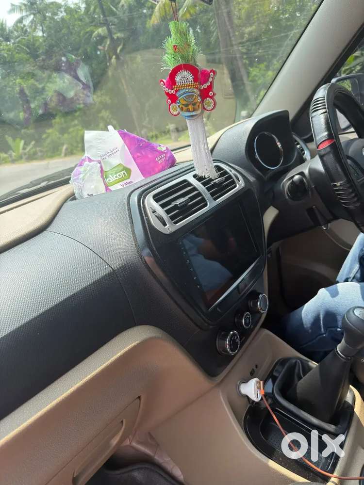 Mahindra Tuv 300 2015