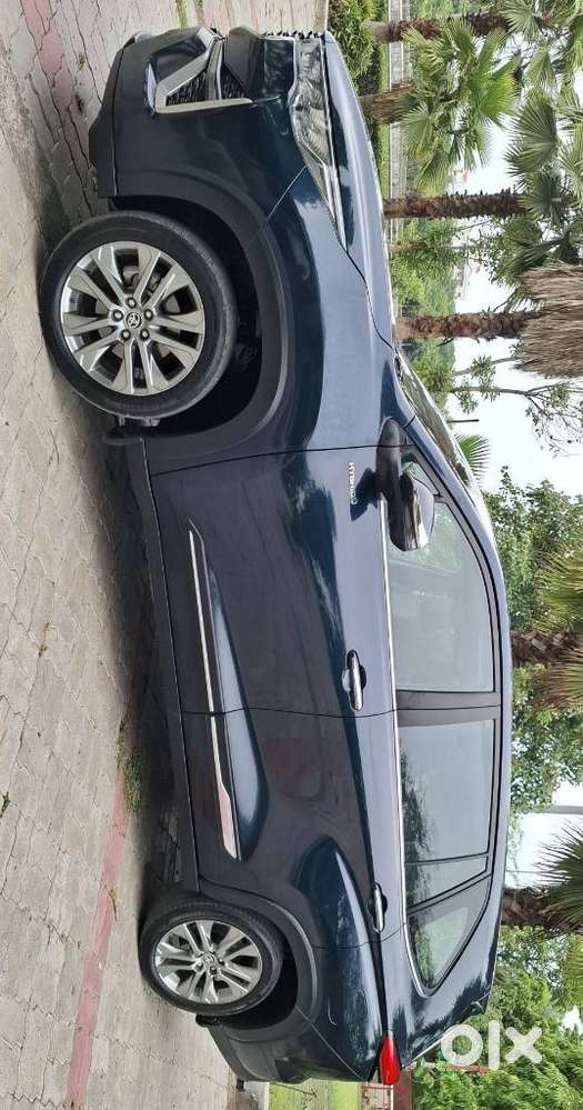 Toyota Innova Hycross 2.0 Zx Hybrid 7 Str, 2024, Petrol