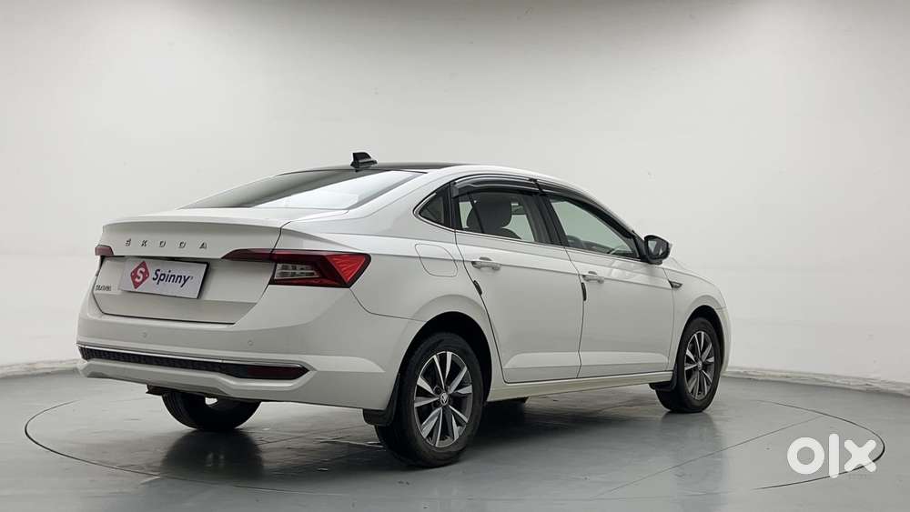 Skoda Slavia Style 1.0l Tsi Mt, 2022, Petrol