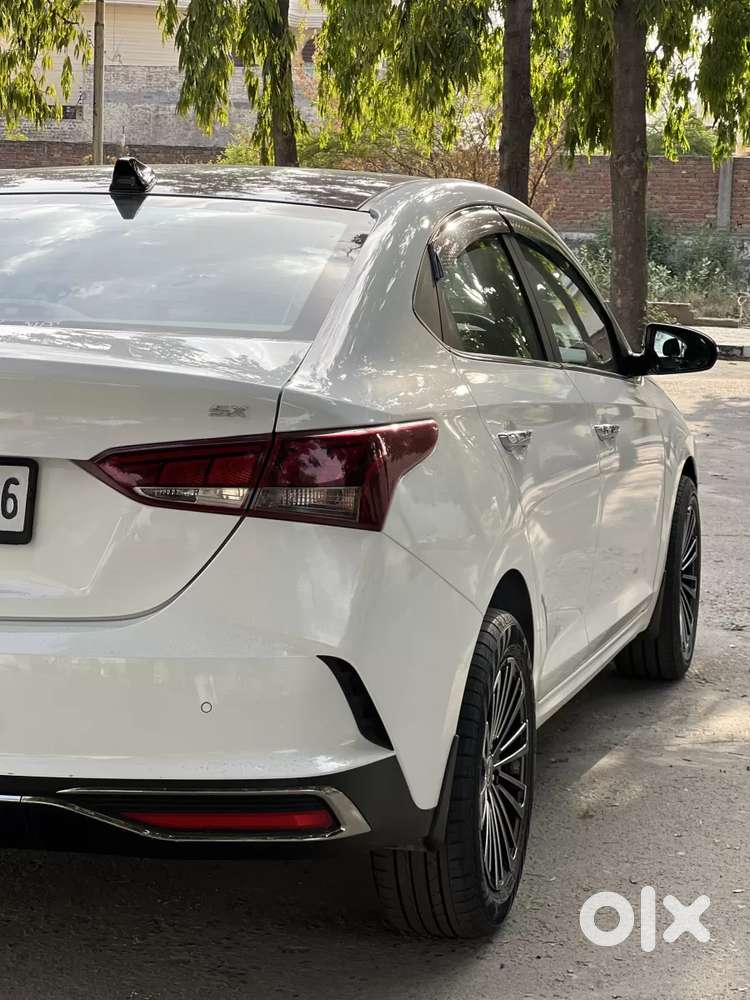 Hyundai Verna 1.5 Sx (o) Diesel At, 2022, Diesel