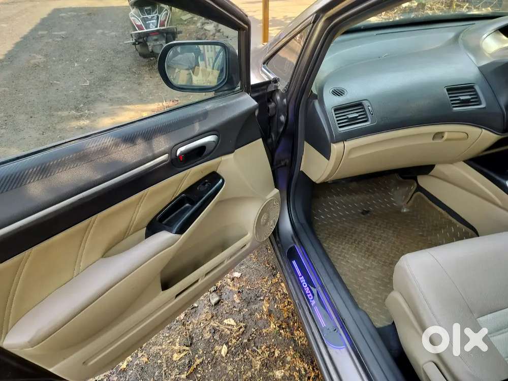 Honda Civic 2011 Cng & Petrol 65000 Km Driven, Sunroof,all Tyre New