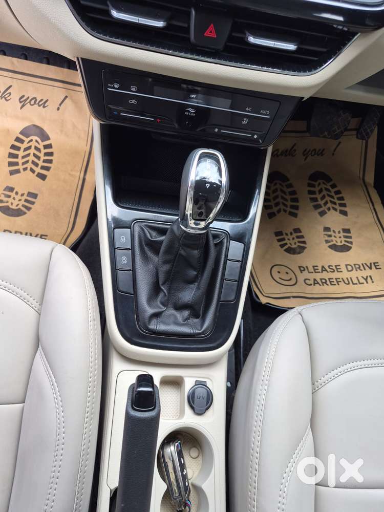 Skoda Slavia 1.0 Ambition Tsi At, 2023, Petrol