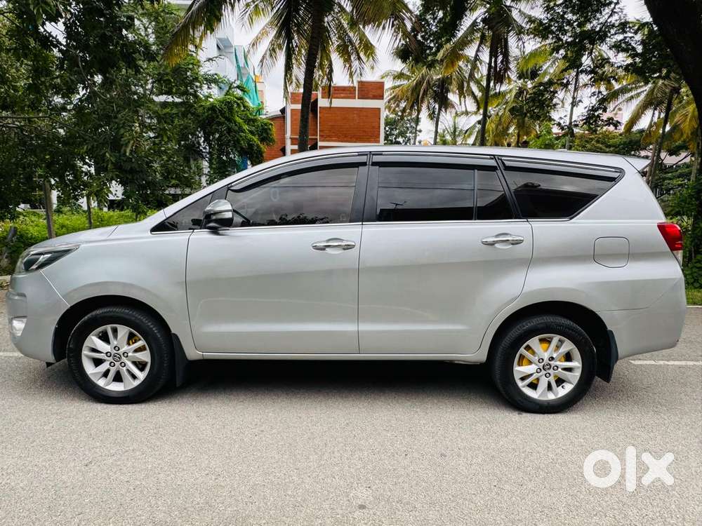 Toyota Innova Crysta 2.4 V 7 Str, 2016, Diesel
