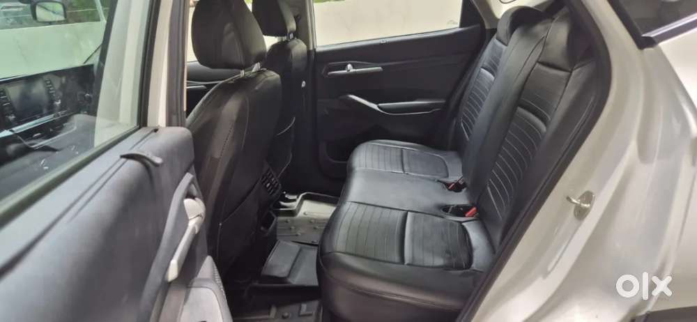 Maruti Suzuki Ertiga 1.5 Vxi, 2021, Petrol