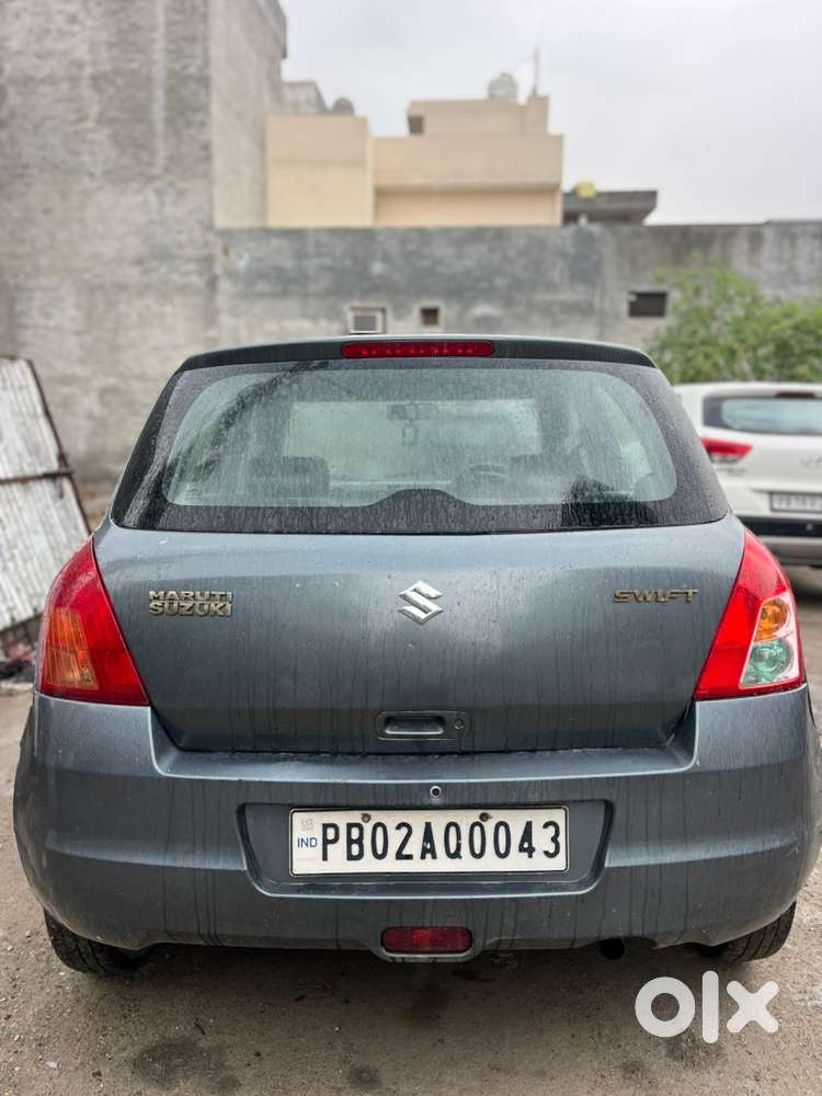 Maruti Suzuki Swift 2005 Petrol 125000 Km Driven