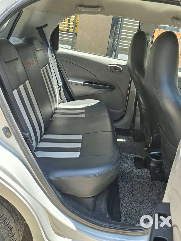 Toyota Etios Liva 2011-2012 G, 2011, Petrol