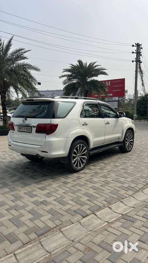Toyota Fortuner 4x2 Manual, 2014, Diesel
