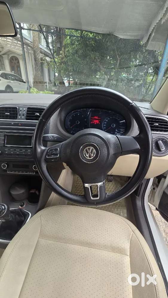 Volkswagen Vento 1.6 Magnific Highline Petrol 2013 Model
