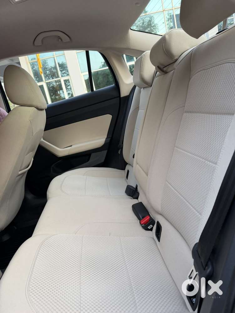 Volkswagen Virtus Highline Plus 1.0 Tsi At, 2024, Petrol