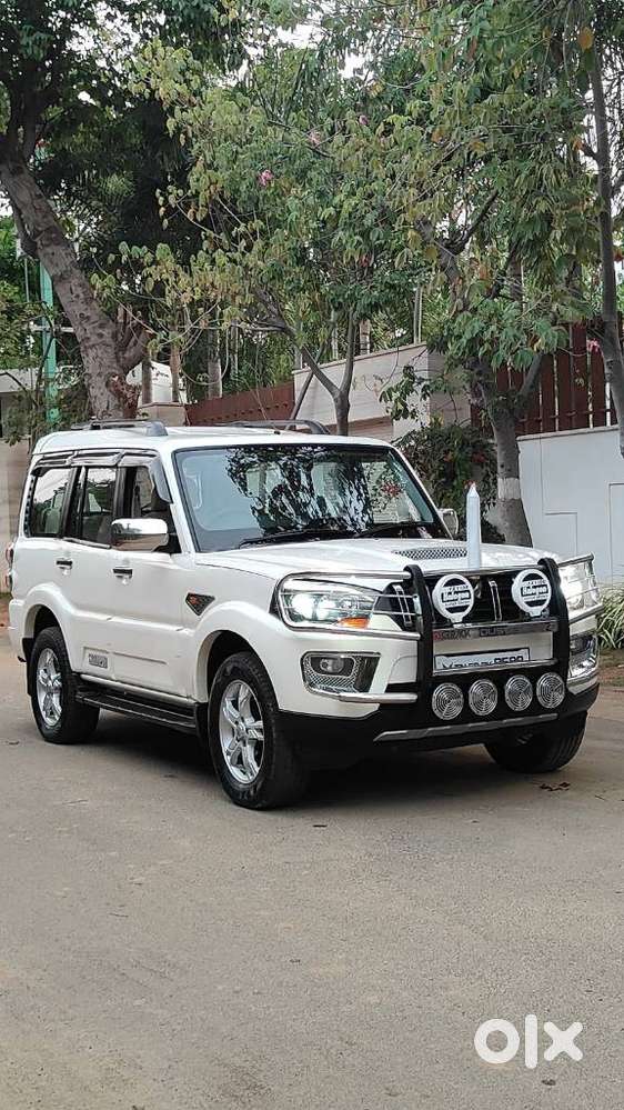 Mahindra Scorpio S10, 2016, Diesel