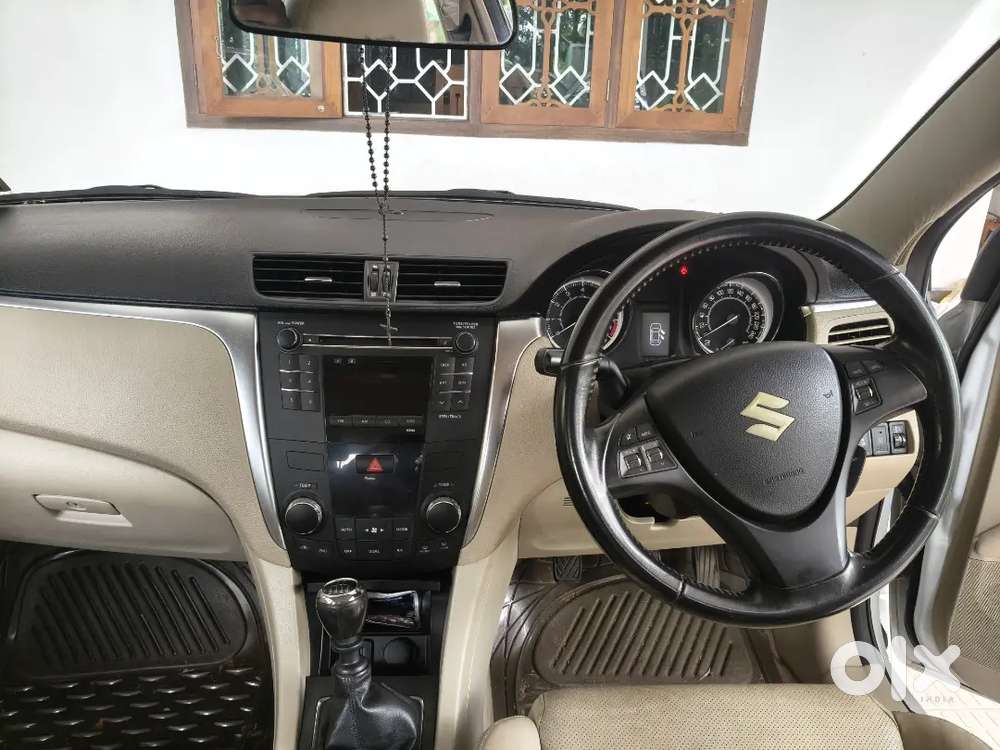 Maruti Suzuki Kizashi 2012