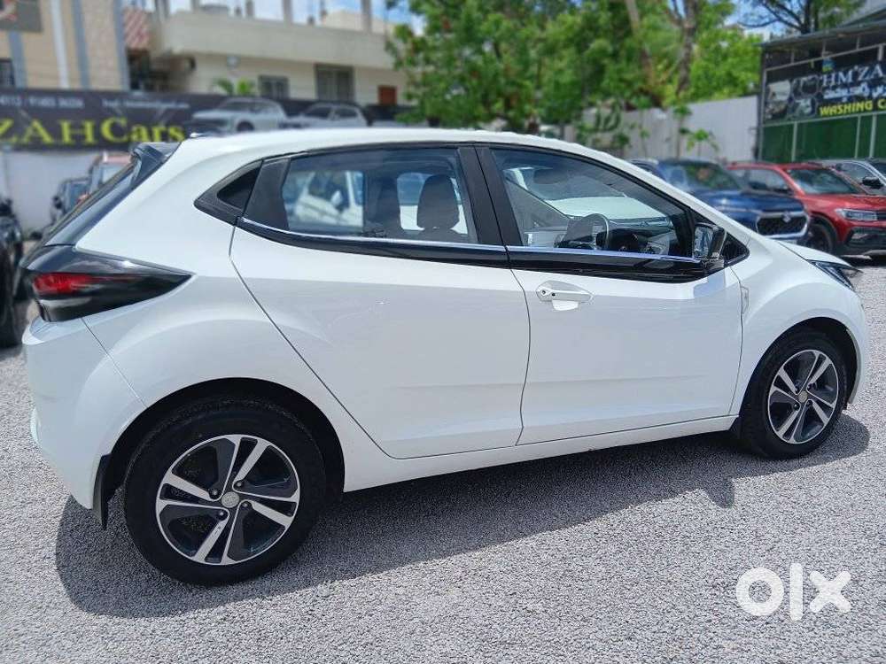 Tata Altroz 1.2 Xz Plus Petrol, 2025, Petrol