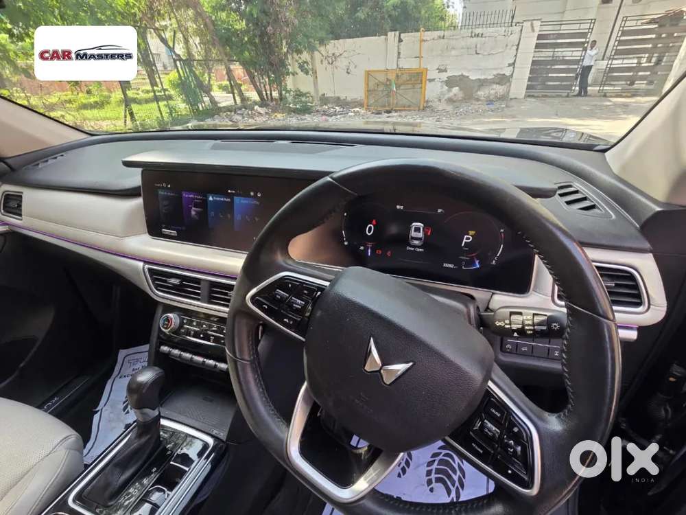 Mahindra Xuv700 2.2 Ax 7 Diesel At Luxury Pack Str Awd, 2023, Diesel