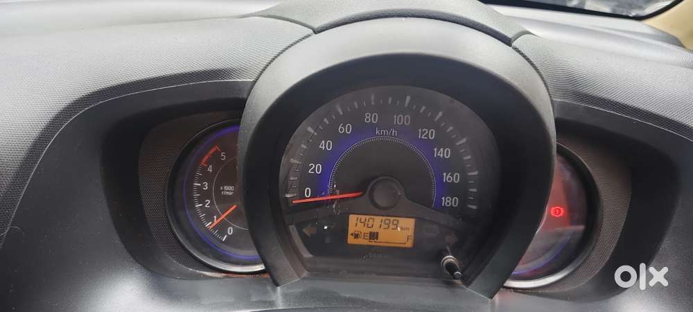 Honda Mobilio, 2015, Diesel