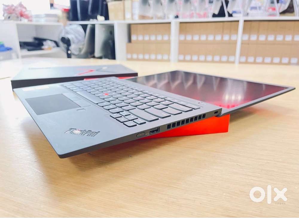 TOUCH* Lenovo Thinkpad X1 Yoga WQHD, i7 Gen 16GB RAM, 512GB SSD