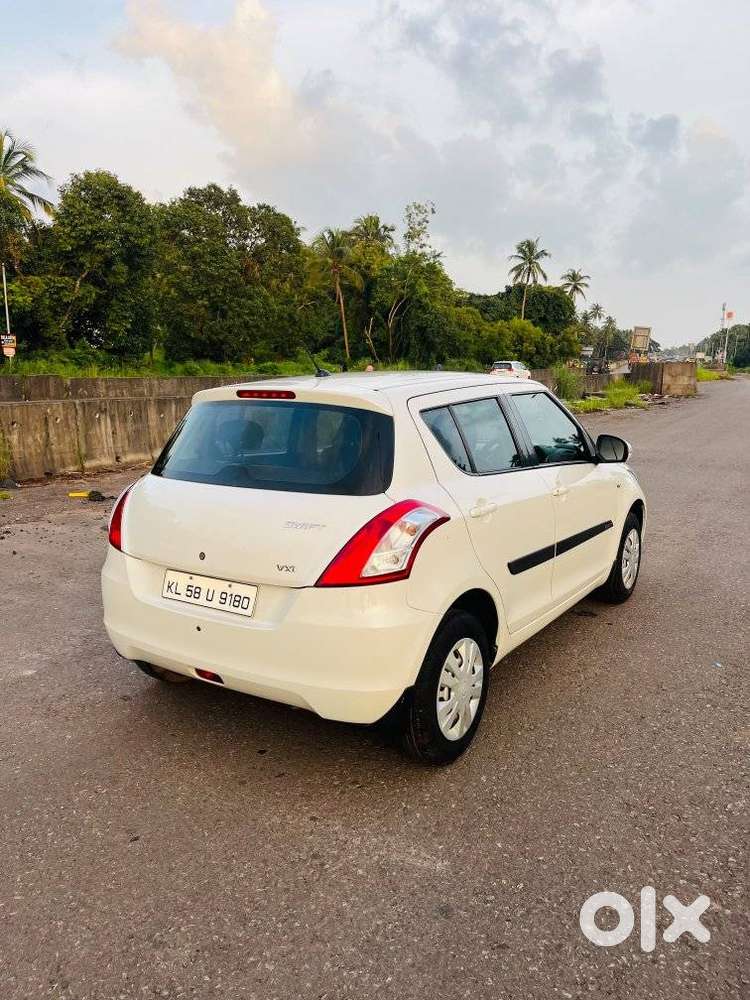 Maruti Suzuki Swift Vxi With Abs, 2017, Petrol