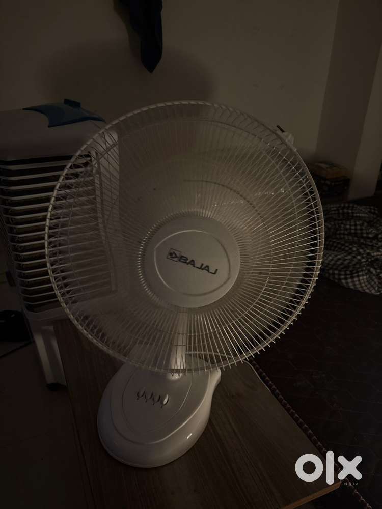 Bajaj Table fan