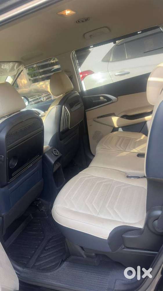 Kia Carens 1.5 Luxury Plus Diesel At 7 Str, 2024, Diesel
