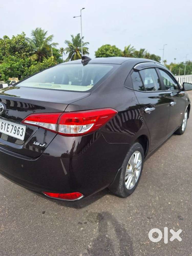 Toyota Yaris J Cvt, 2020, Petrol