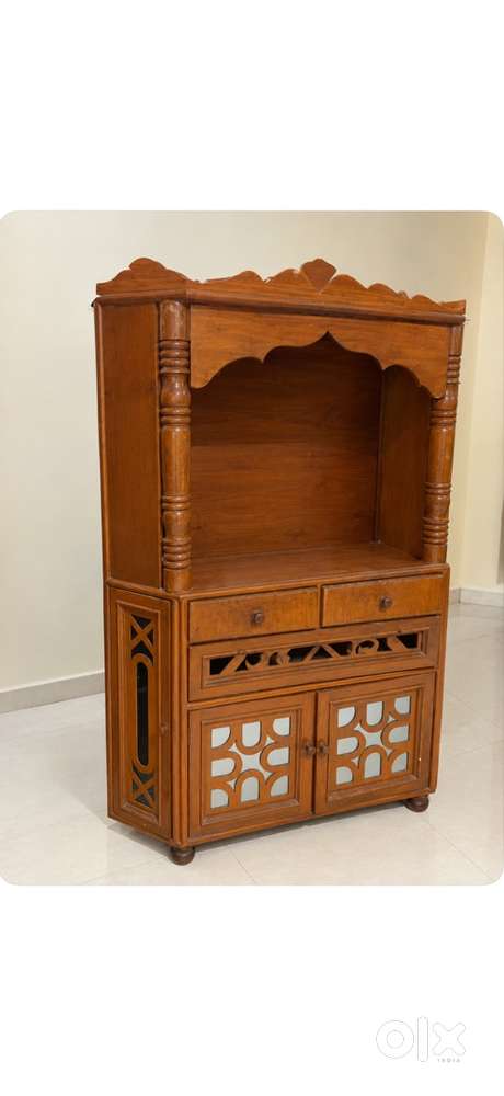 Vintage Wooden Storage Cabinet / Crockery Unit &ndash; ₹5,000