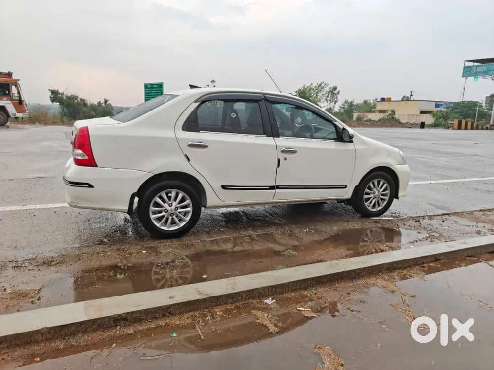 Toyota Etios 2013 Diesel 130000 Km Driven