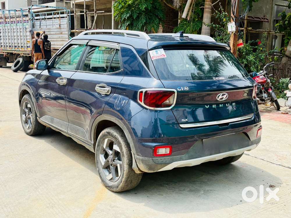 Hyundai Venue Sax Diesel 2020 (24.7km Per Litre)