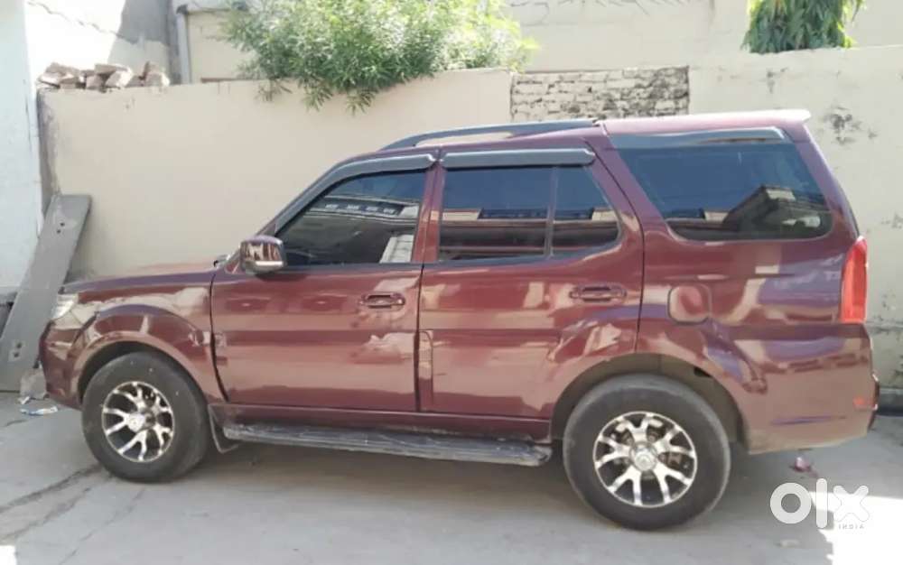 Tata Safari Storme 2013