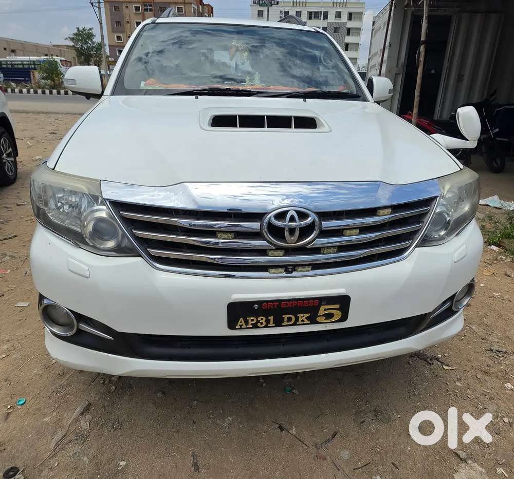 Toyota Fortuner Automatic 2016 Diesel 175000 Km Driven