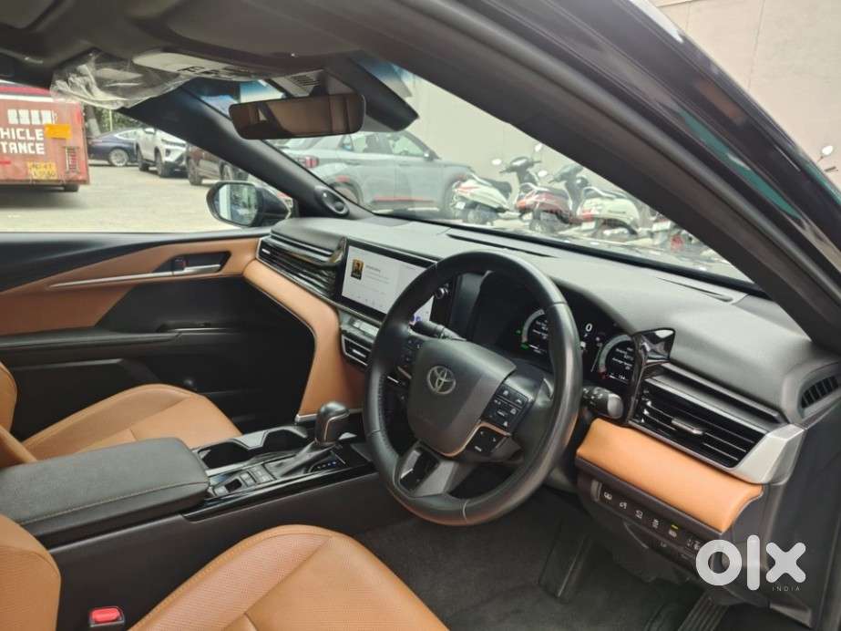 Toyota Camry Hybrid, 2025, Petrol