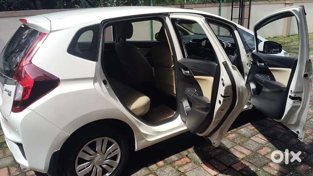 Honda Jazz 2017 | 45,244 Km | ₹4,15000 | Insurance Fully Covered