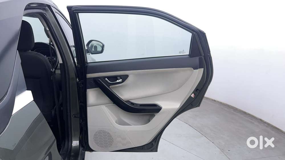 Tata Nexon Xz Plus (hs), 2022, Petrol