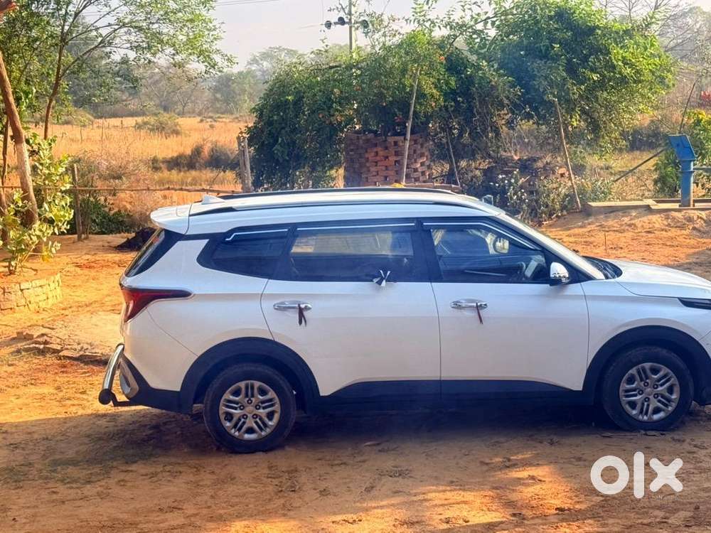 Kia Carens 2023 Petrol 76000 Km Driven